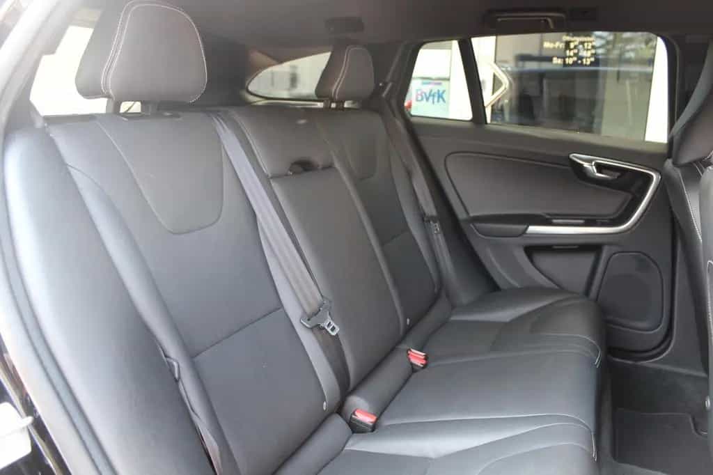 Volvo V60 2.4 D4 Kombi Linje Svart AWD Xenon*Stndh*AHK 01/2018-photo-14
