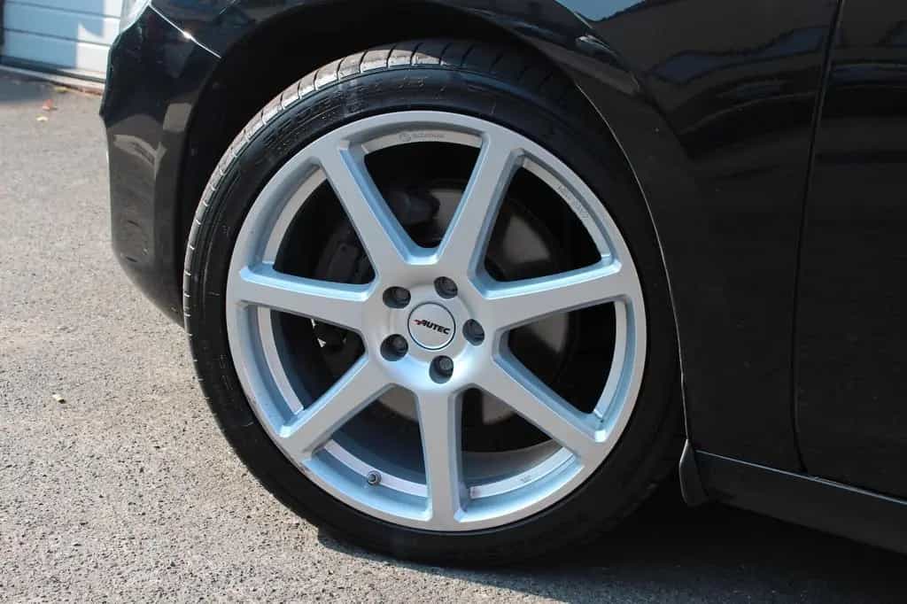 Volvo V60 2.4 D4 Kombi Linje Svart AWD Xenon*Stndh*AHK 01/2018-photo-26