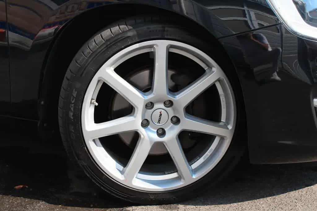 Volvo V60 2.4 D4 Kombi Linje Svart AWD Xenon*Stndh*AHK 01/2018-photo-27