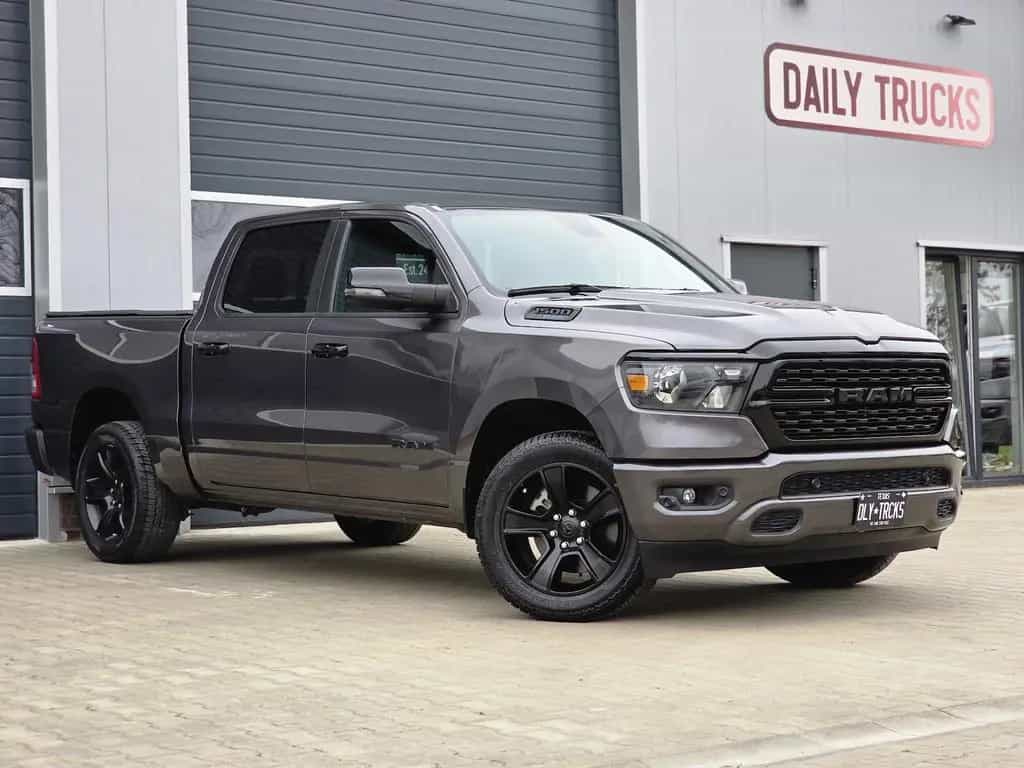 Dodge RAM 1500 5.7 4x4 Bighorn Night Kamera 12´´ PDC 10/2023-photo-0