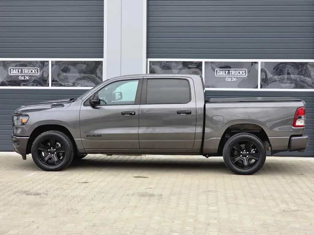 Dodge RAM 1500 5.7 4x4 Bighorn Night Kamera 12´´ PDC 10/2023-photo-15