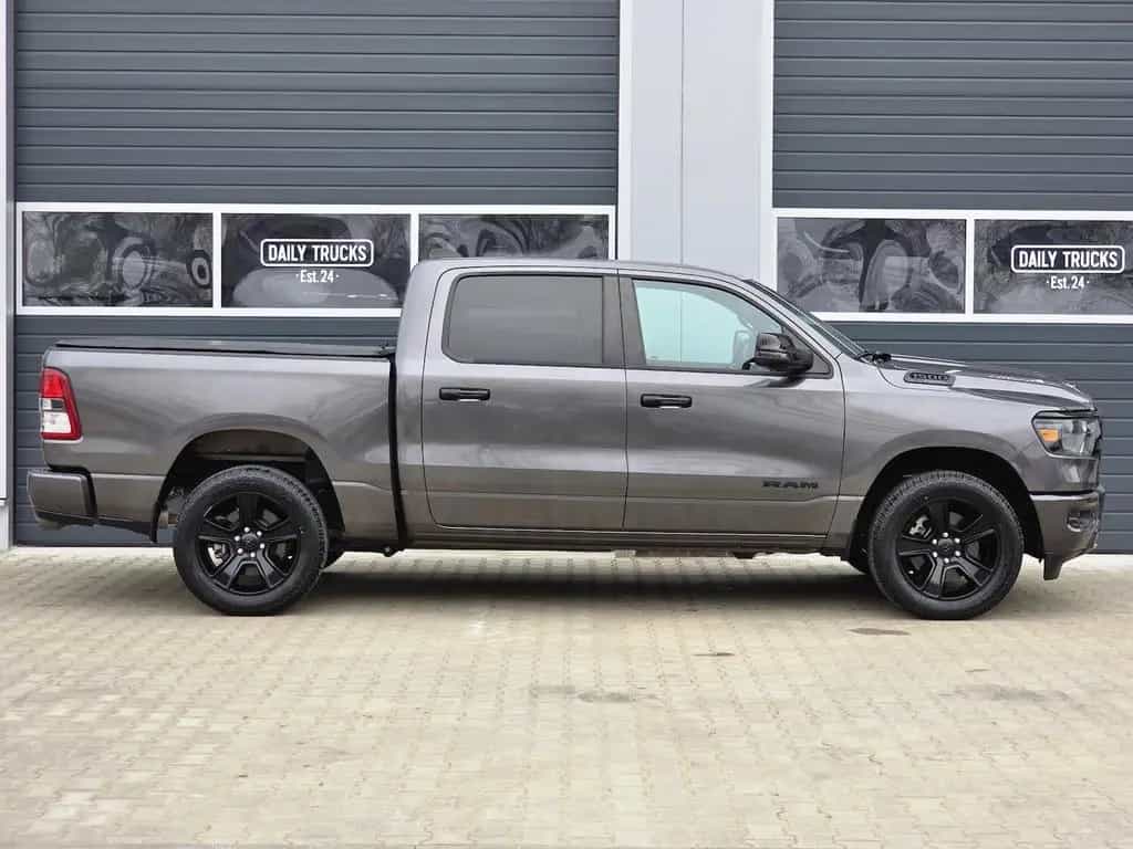 Dodge RAM 1500 5.7 4x4 Bighorn Night Kamera 12´´ PDC 10/2023-photo-16