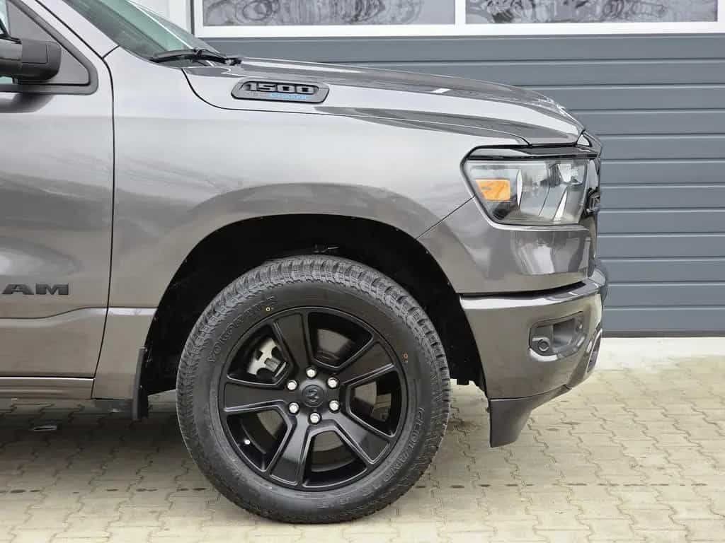 Dodge RAM 1500 5.7 4x4 Bighorn Night Kamera 12´´ PDC 10/2023-photo-19
