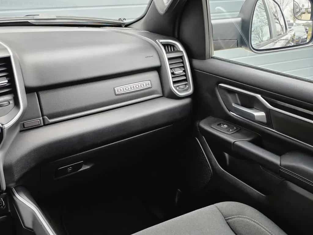 Dodge RAM 1500 5.7 4x4 Bighorn Night Kamera 12´´ PDC 10/2023-photo-29