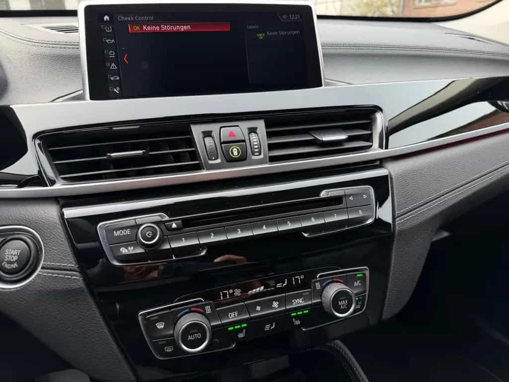 BMW X1 xDrive 20 d Sport Line TEMPO|AHK|LED 12/2019-photo-15
