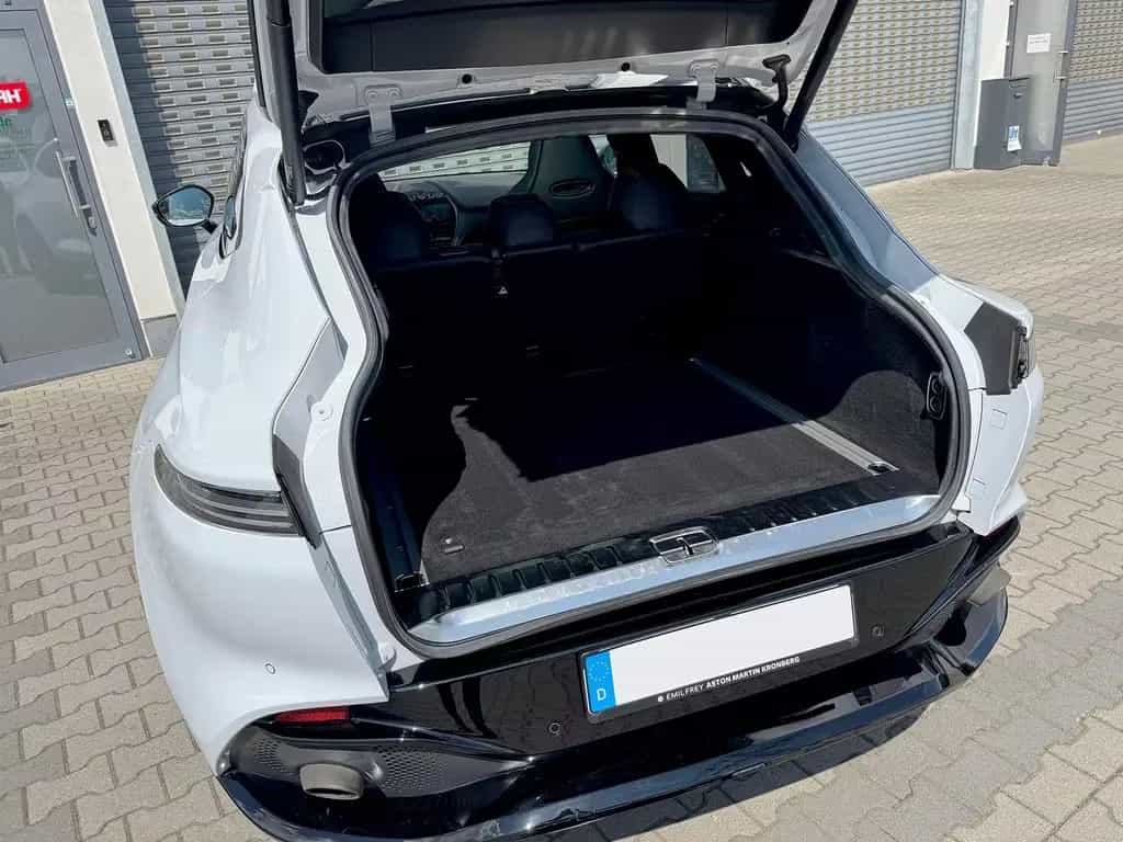 Aston Martin DBX 550 23 Zoll Sportauspuff Black Pack Panorama 04/2023-photo-10