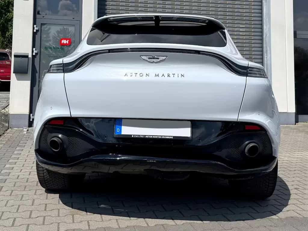 Aston Martin DBX 550 23 Zoll Sportauspuff Black Pack Panorama 04/2023-photo-11
