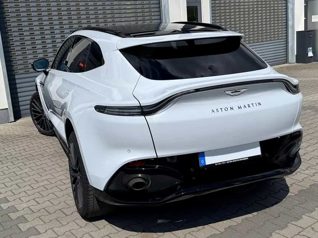 Aston Martin DBX 550 23 Zoll Sportauspuff Black Pack Panorama 04/2023-photo-9