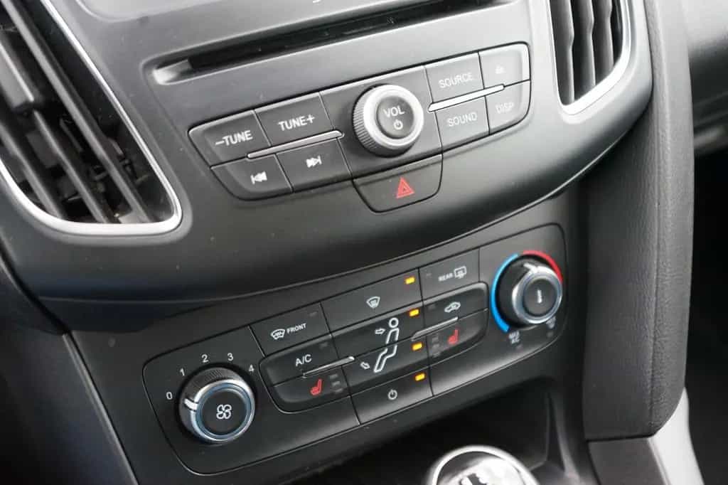 Ford Focus 1,0 EcoBoost 92kW Business Turnier 07/2017-photo-19