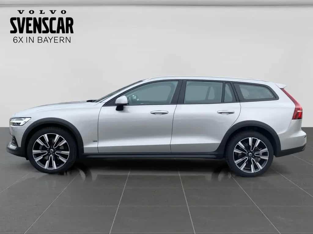 Volvo V60 Cross Country Cross Country Plus B4 AWD Pano 05/2023-photo-1