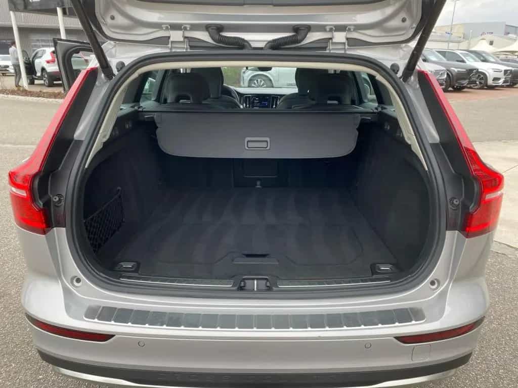 Volvo V60 Cross Country Cross Country Plus B4 AWD Pano 05/2023-photo-22