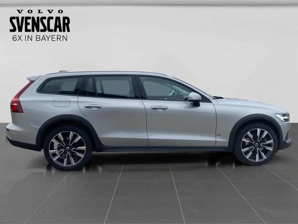 Volvo V60 Cross Country Cross Country Plus B4 AWD Pano 05/2023-photo-5