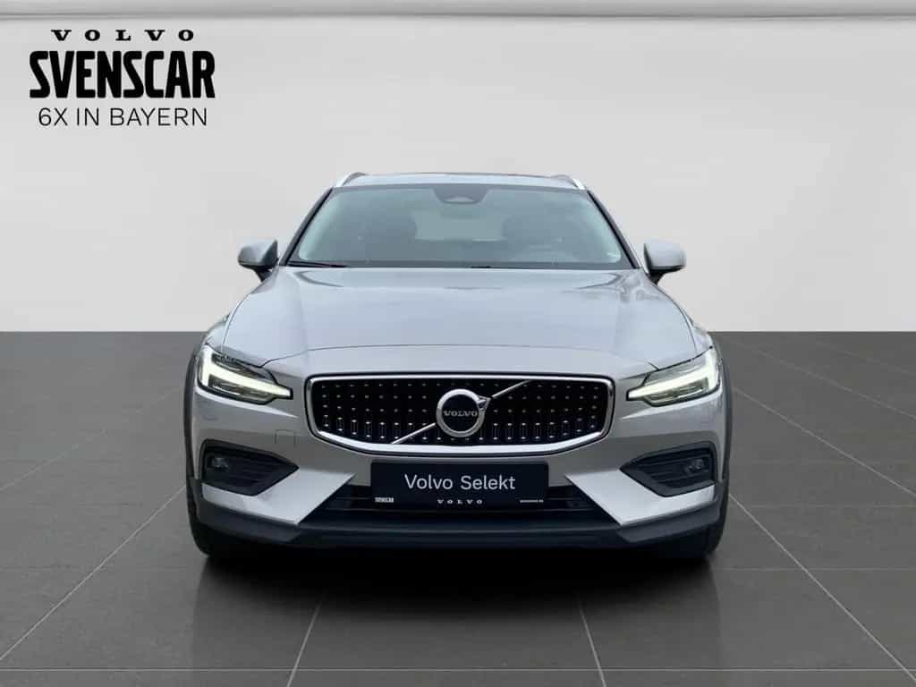 Volvo V60 Cross Country Cross Country Plus B4 AWD Pano 05/2023-photo-7