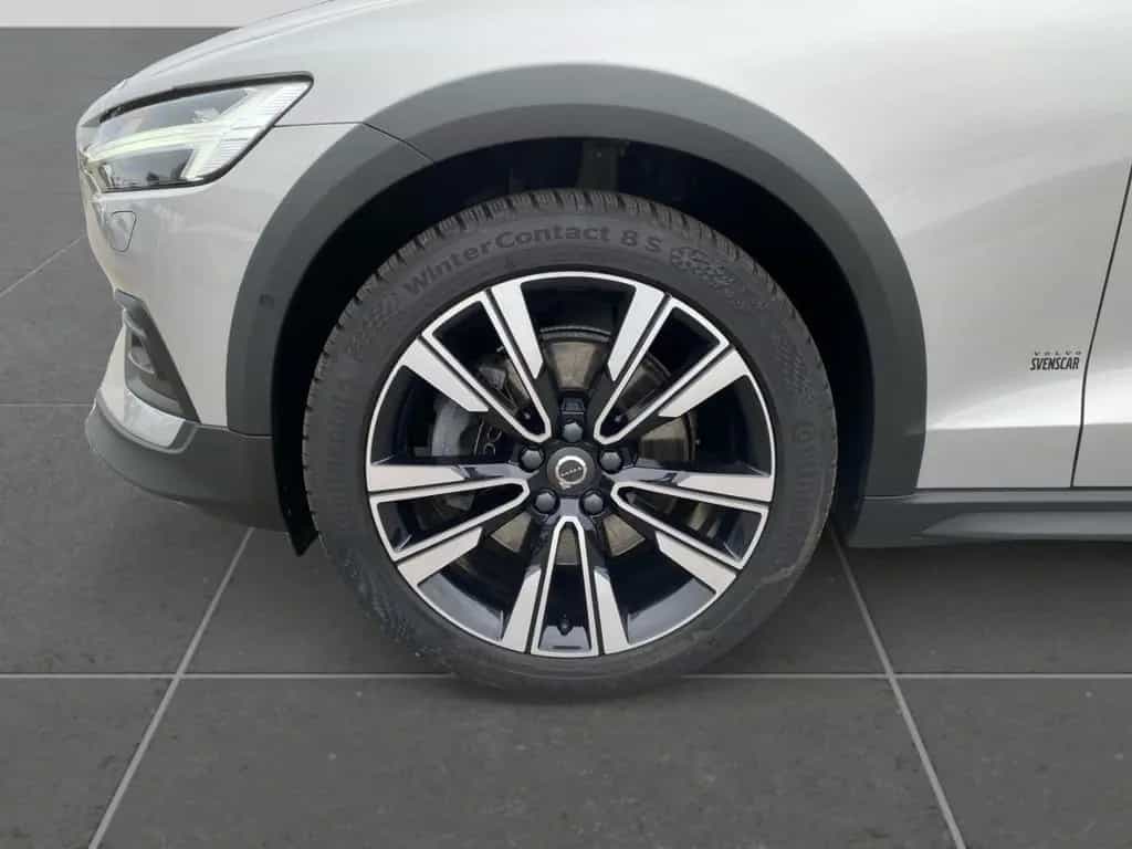 Volvo V60 Cross Country Cross Country Plus B4 AWD Pano 05/2023-photo-8