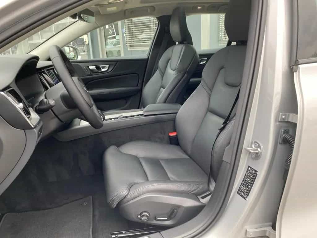 Volvo V60 Cross Country Cross Country Plus B4 AWD Pano 05/2023-photo-9