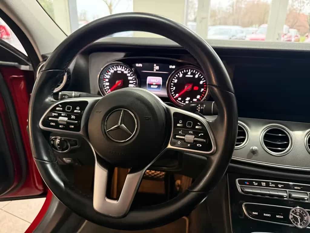 Mercedes-Benz E-Class Limousine Avantgarde *AHK*MULTIBEAM*NIGHT* 09/2018-photo-11