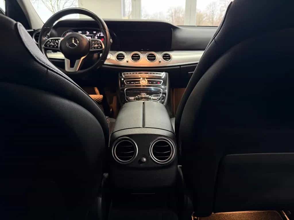 Mercedes-Benz E-Class Limousine Avantgarde *AHK*MULTIBEAM*NIGHT* 09/2018-photo-14