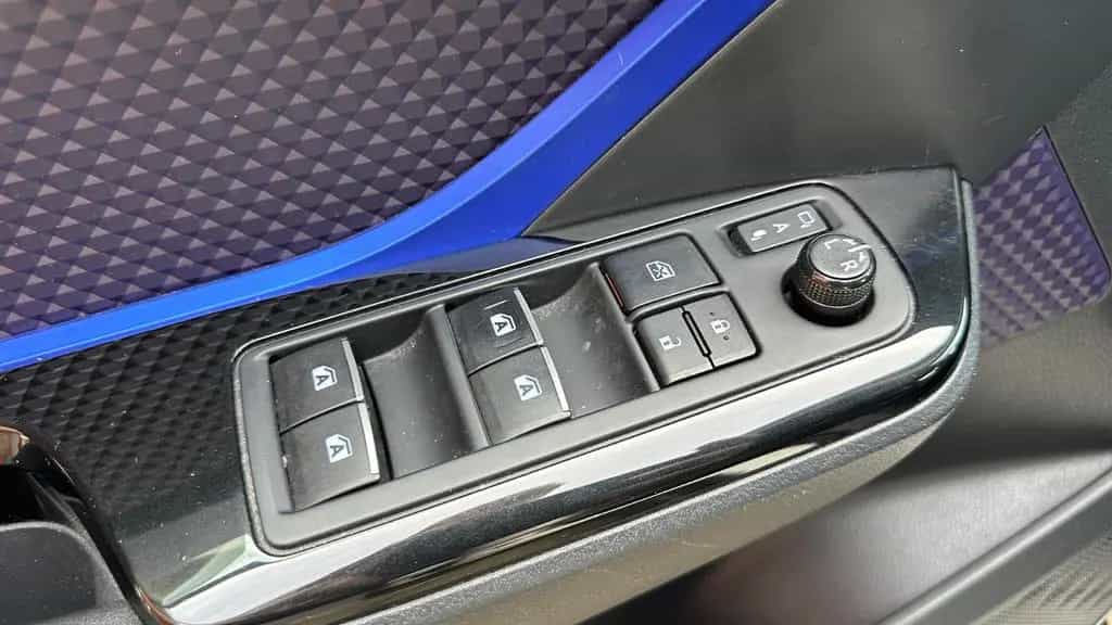 Toyota C-HR Style/Navi/Kamera/Leder/Spur/Led/R18 01/2018-photo-25