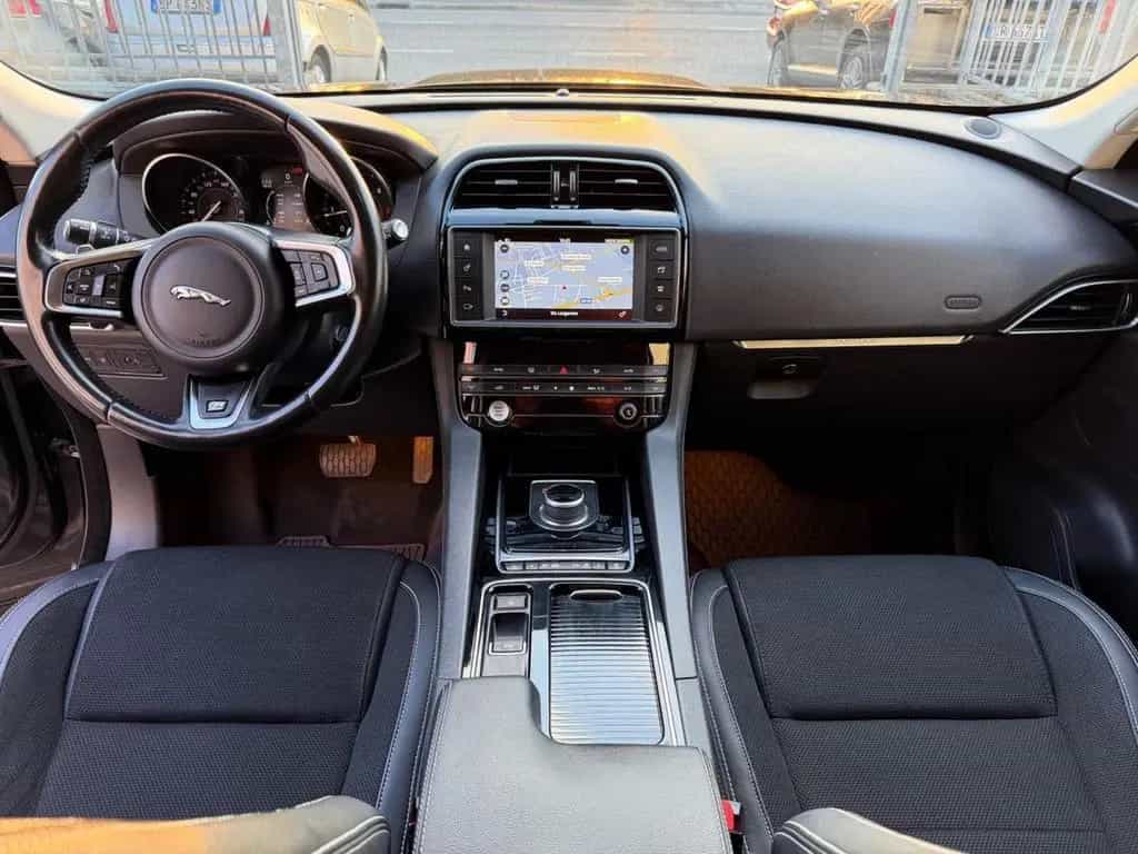 Jaguar F-Pace 2.0 D 180CV R-Sport BLACK EDITION 12/2018-photo-9