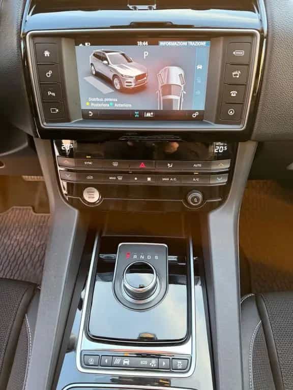 Jaguar F-Pace 2.0 D 180CV R-Sport BLACK EDITION 12/2018-photo-13