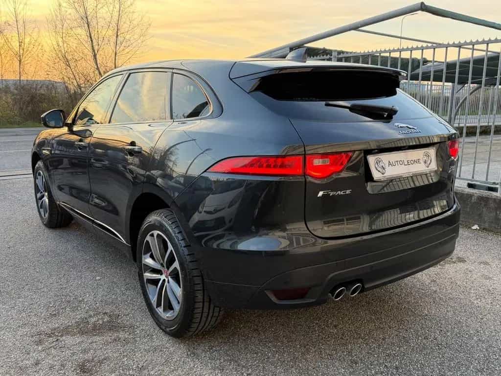 Jaguar F-Pace 2.0 D 180CV R-Sport BLACK EDITION 12/2018-photo-4