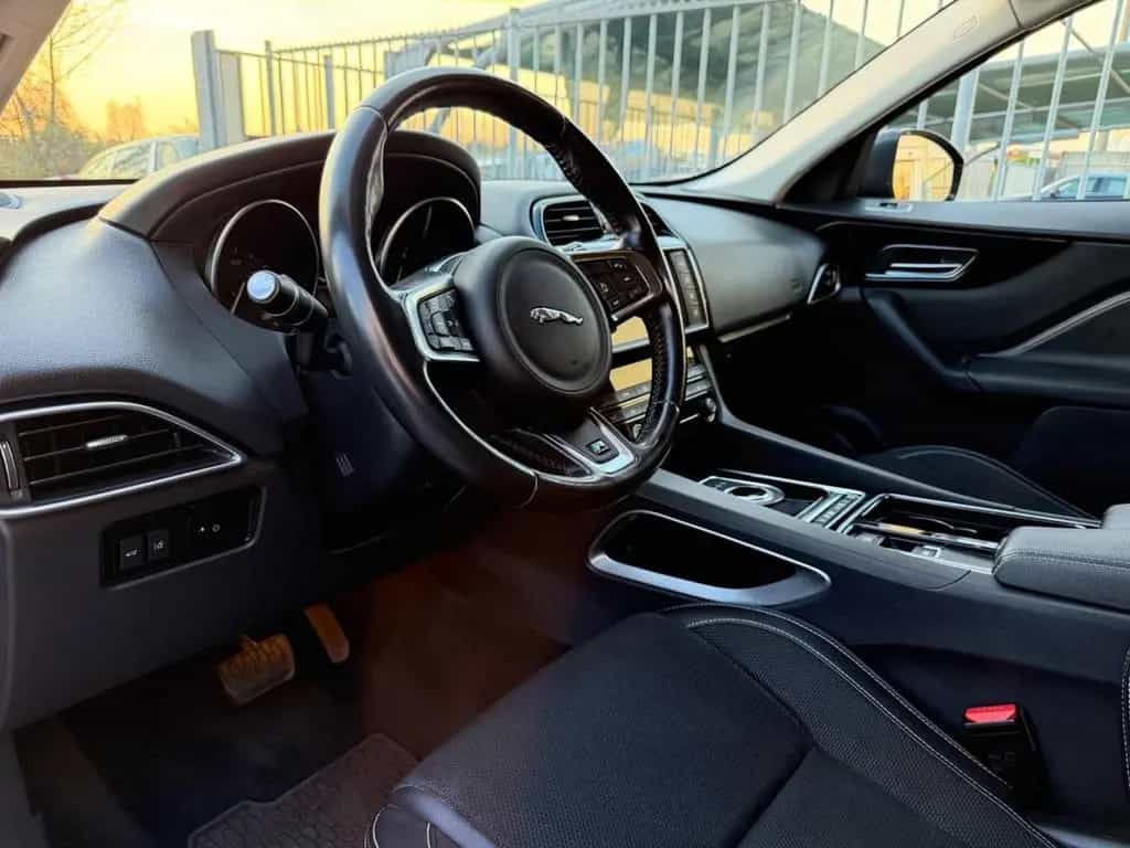 Jaguar F-Pace 2.0 D 180CV R-Sport BLACK EDITION 12/2018-photo-8