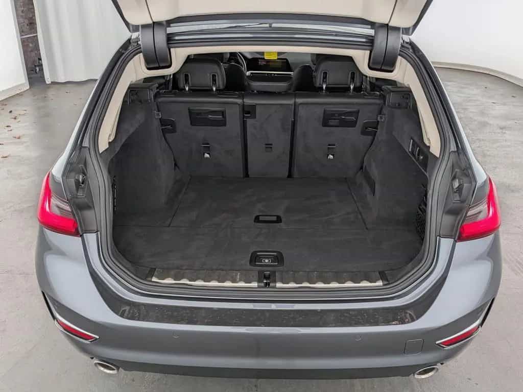 BMW 3 Series 330 i xDrive Luxury Line LED+NAVI+PANO+LEDER+AHK 05/2021-photo-10