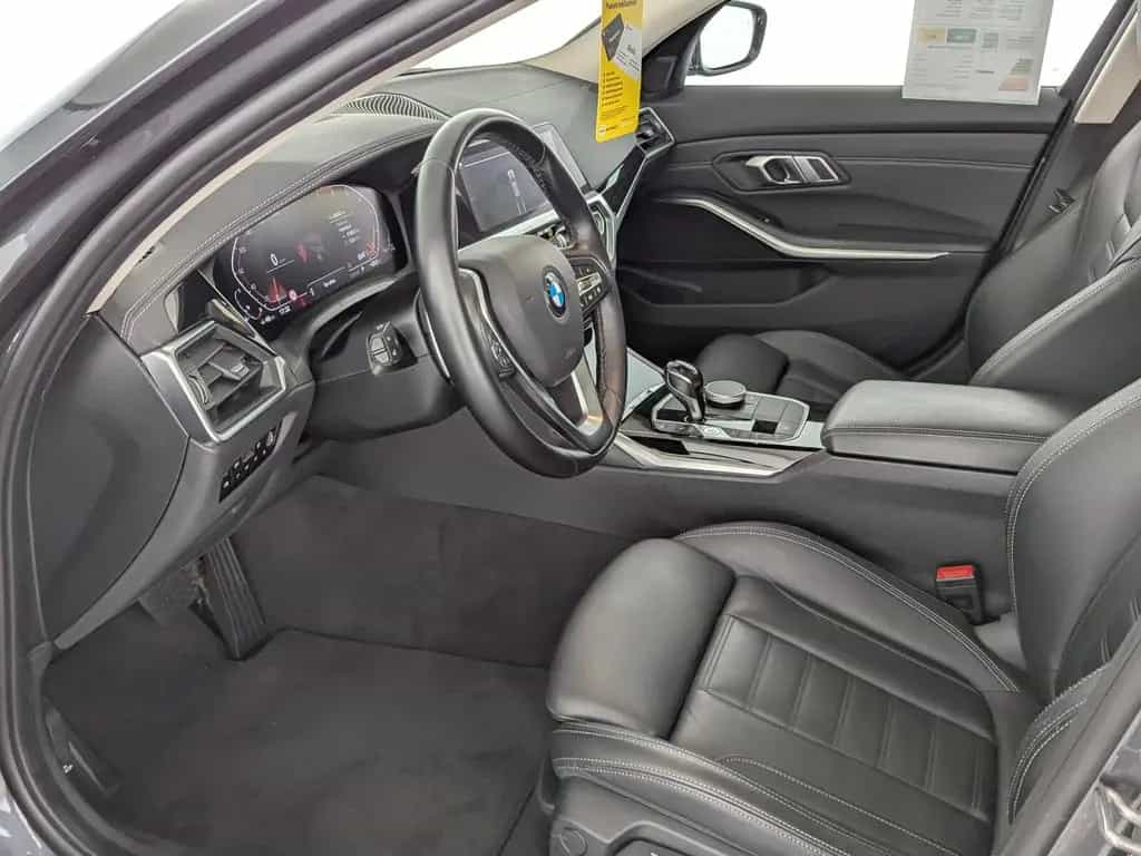 BMW 3 Series 330 i xDrive Luxury Line LED+NAVI+PANO+LEDER+AHK 05/2021-photo-13