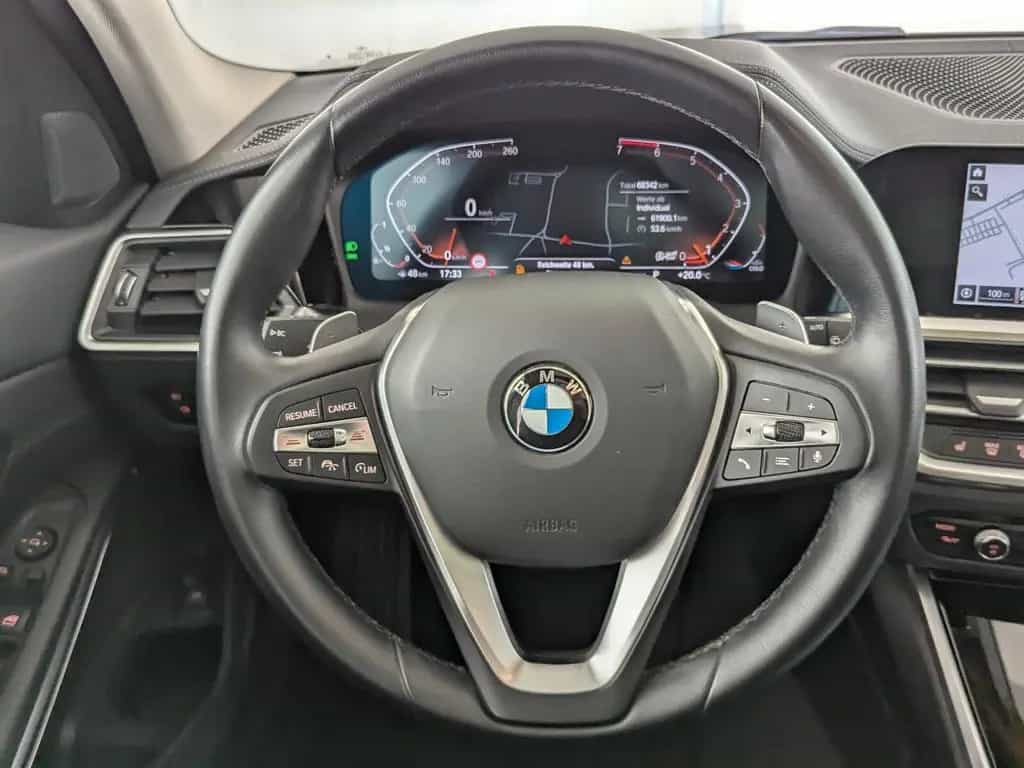 BMW 3 Series 330 i xDrive Luxury Line LED+NAVI+PANO+LEDER+AHK 05/2021-photo-18