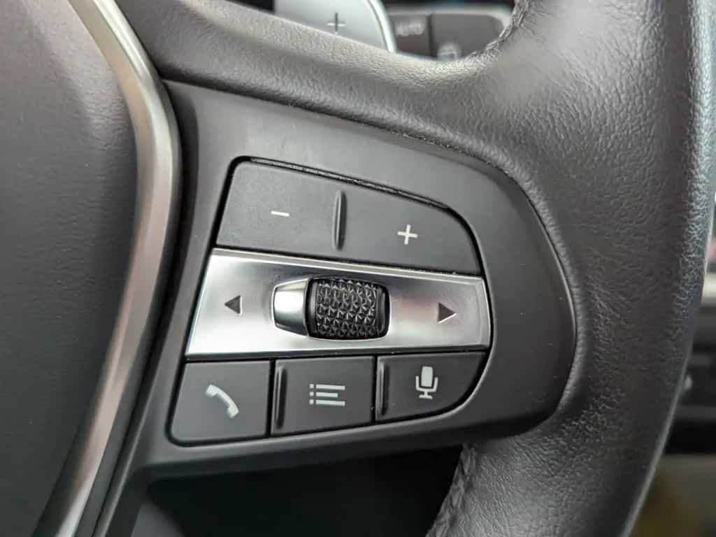 BMW 3 Series 330 i xDrive Luxury Line LED+NAVI+PANO+LEDER+AHK 05/2021-photo-23