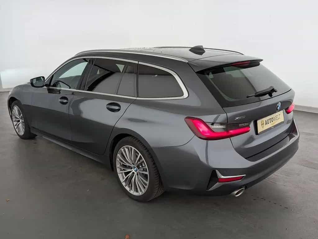 BMW 3 Series 330 i xDrive Luxury Line LED+NAVI+PANO+LEDER+AHK 05/2021-photo-8