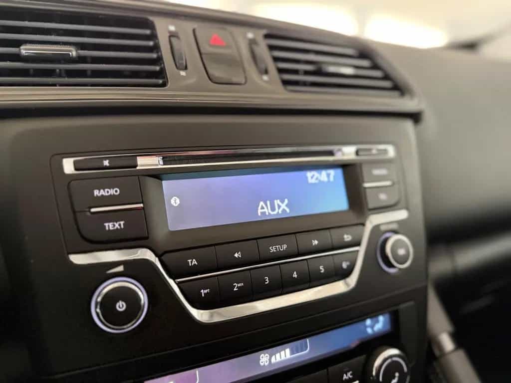 Renault Kadjar TEMP BT STARTSTOPP vcock AUX USB ISO 11/2018-photo-23