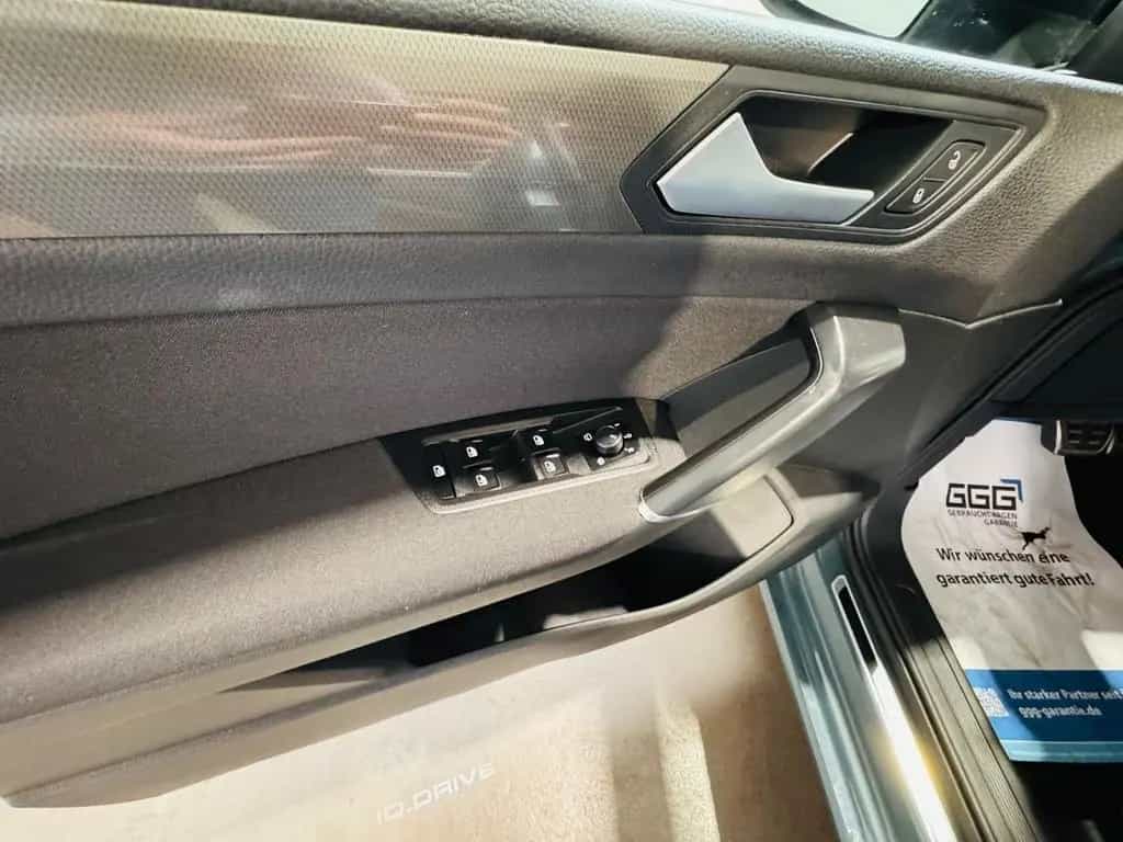 Volkswagen Touran 1.5 TSI IQ.DRIVE AHK+KAMERA+ACC 06/2019-photo-16