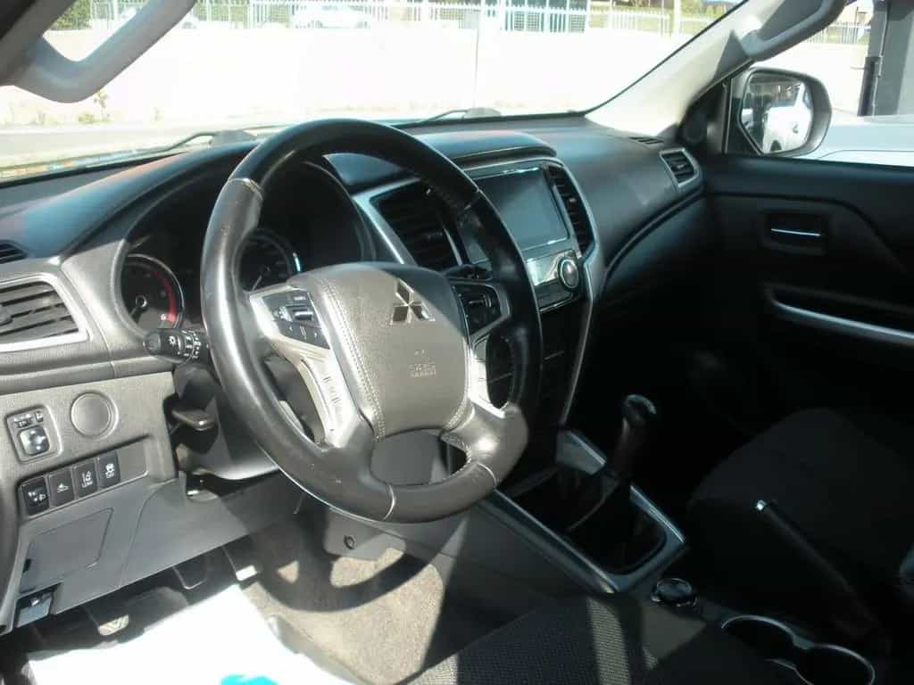 Mitsubishi L200 2.3 D Double Cab 4x4 Super Selec 11/2022-photo-9