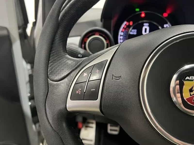 Abarth 500 1.4 T-Jet 135cv 04/2015-photo-10