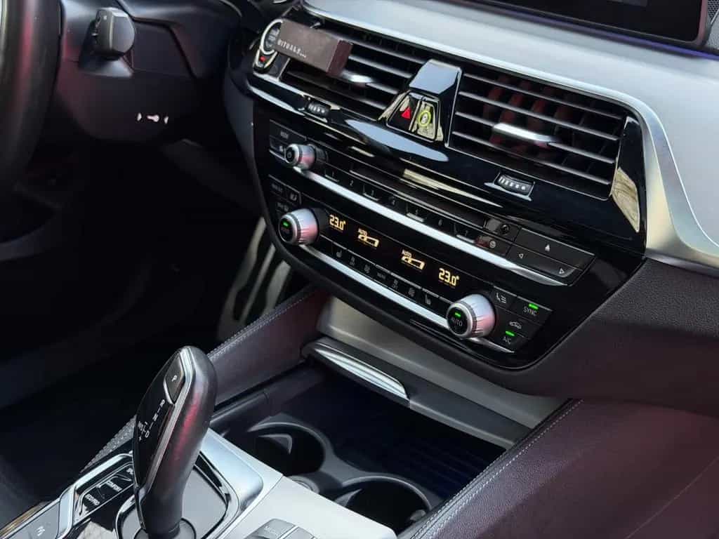BMW 6 Series 630d Gran Turismo M Sport Paket/Pano/HUD/360/LED 02/2018-photo-22