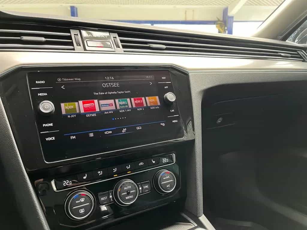 Volkswagen Passat Variant 1.5 TSI-DSG ELEGANCE,LED,ACC,AHK 12/2019-photo-13
