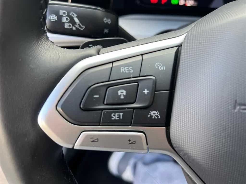 Volkswagen Golf Variant Life 1.5 eTSI DSG BusinessPremium 12/2023-photo-30