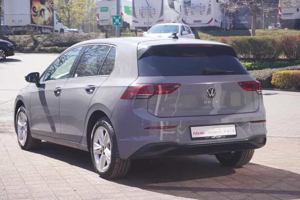 Volkswagen Golf VIII 1.0 Life LED Navi ACC Kamera DAB PDC 06/2021-photo-2