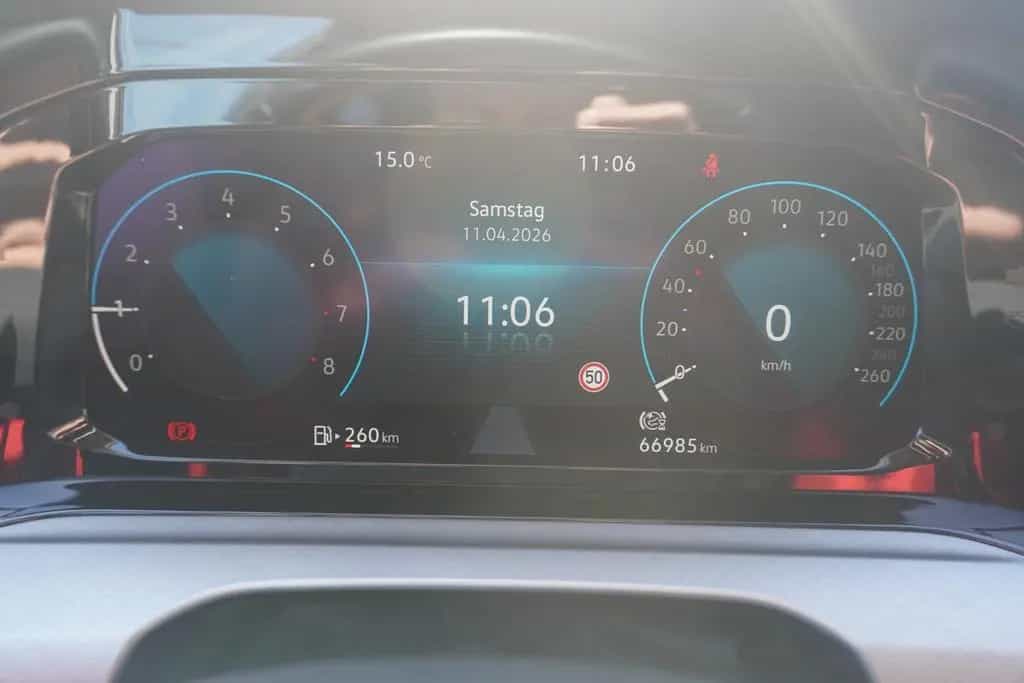 Volkswagen Golf VIII 1.0 Life LED Navi ACC Kamera DAB PDC 06/2021-photo-21