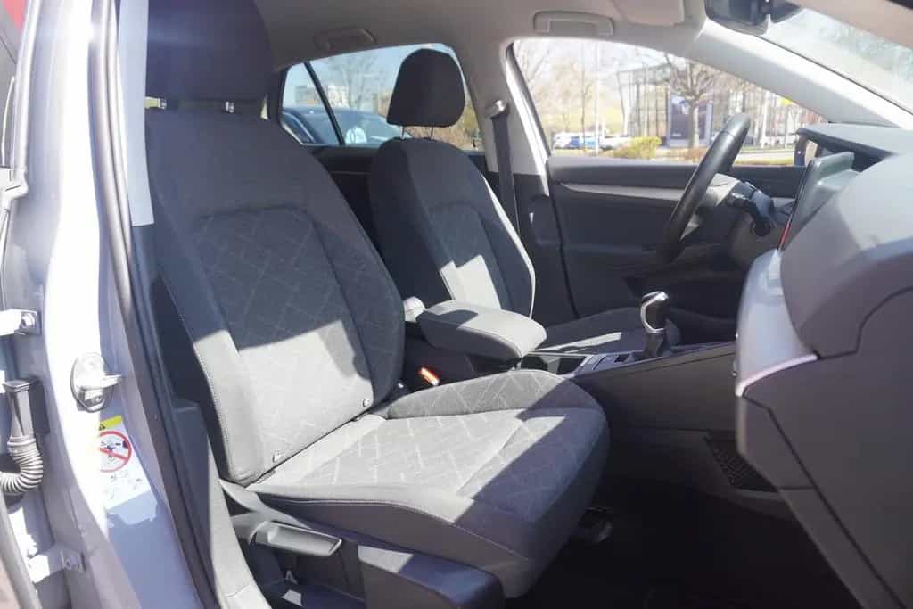 Volkswagen Golf VIII 1.0 Life LED Navi ACC Kamera DAB PDC 06/2021-photo-28