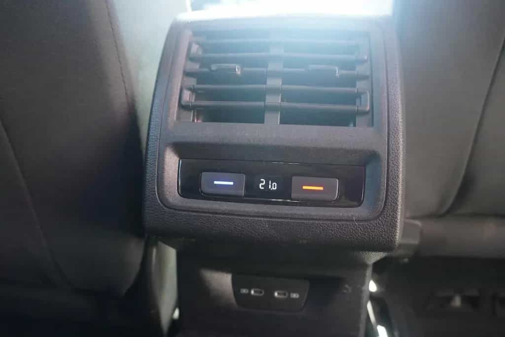 Volkswagen Golf VIII 1.0 Life LED Navi ACC Kamera DAB PDC 06/2021-photo-30