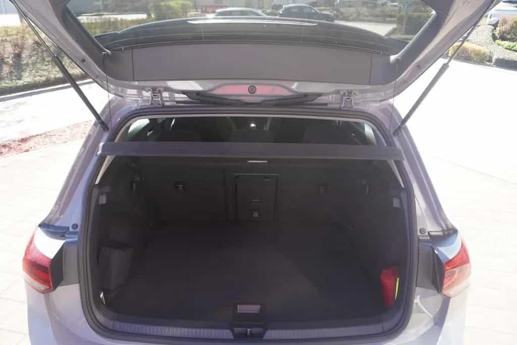 Volkswagen Golf VIII 1.0 Life LED Navi ACC Kamera DAB PDC 06/2021-photo-31