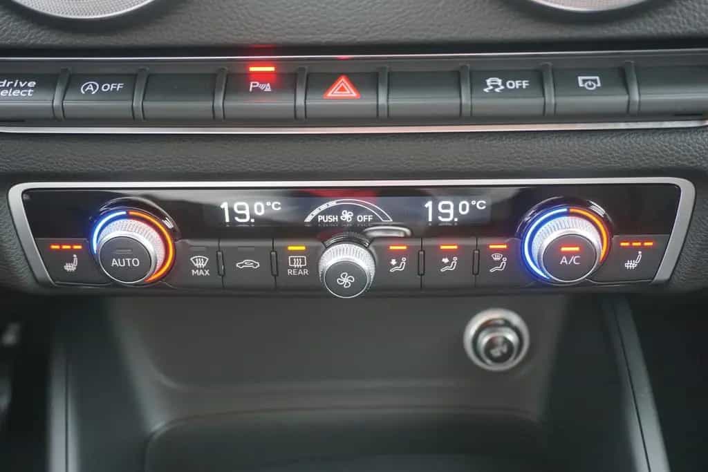 Audi A3 Sportback 35 1.5 TFSI sport S-Tronic Bi-Xenon 11/2018-photo-13