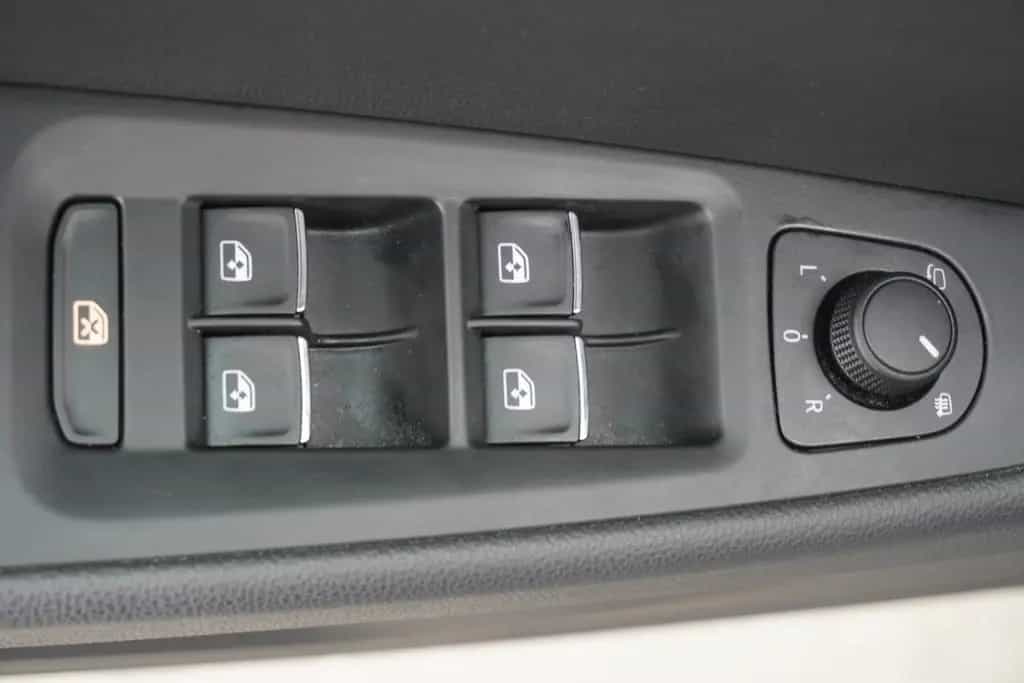 Seat Leon 1.5 TSI FR Navi LED PDC Schiebedach 11/2018-photo-20
