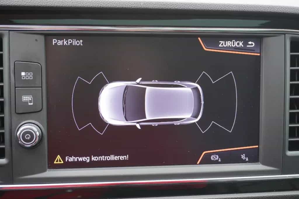 Seat Leon 1.5 TSI FR Navi LED PDC Schiebedach 11/2018-photo-24
