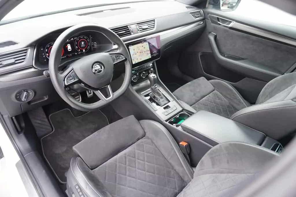 Skoda Superb Combi 2.0 TSI Sportline DSG LED Navi ACC 01/2020-photo-11