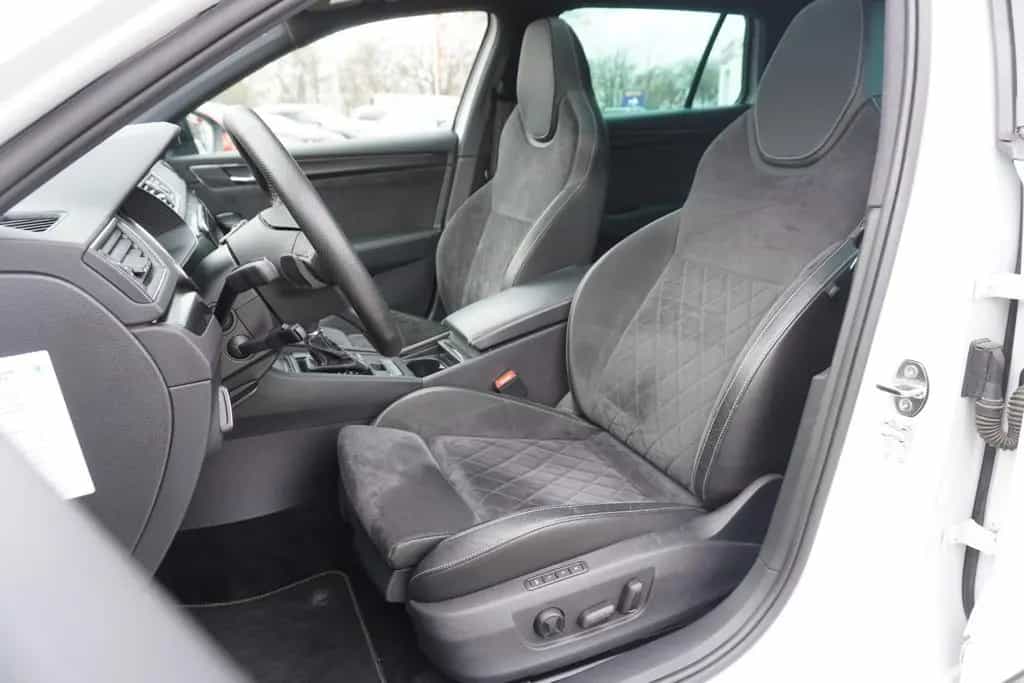 Skoda Superb Combi 2.0 TSI Sportline DSG LED Navi ACC 01/2020-photo-12