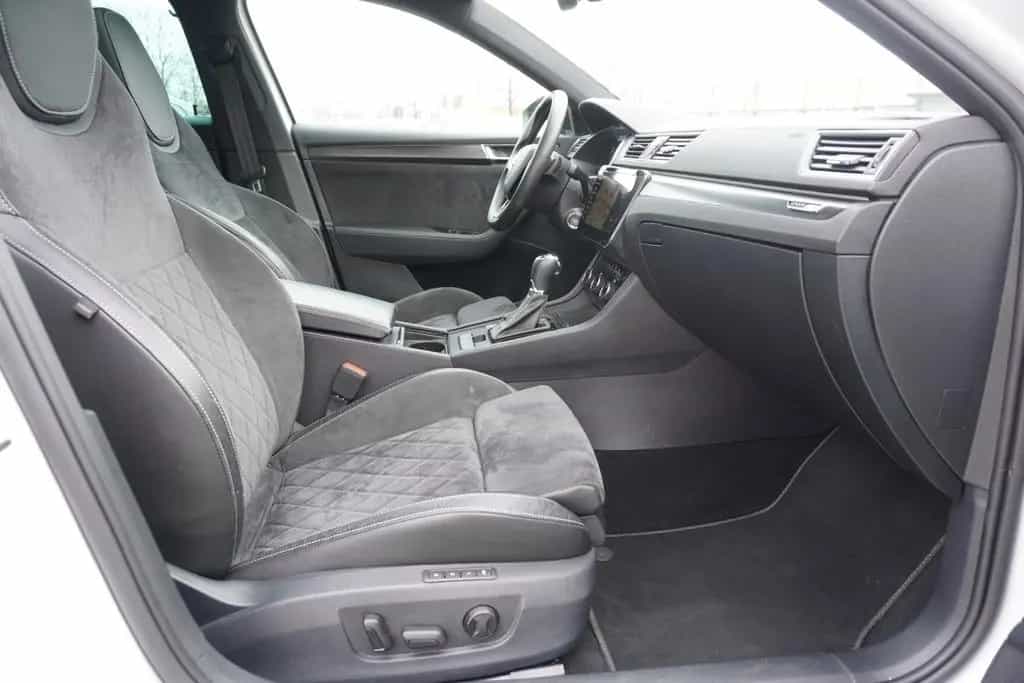 Skoda Superb Combi 2.0 TSI Sportline DSG LED Navi ACC 01/2020-photo-14