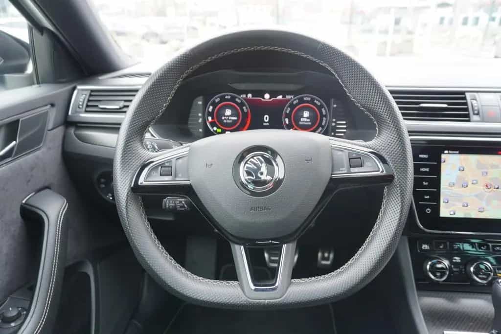 Skoda Superb Combi 2.0 TSI Sportline DSG LED Navi ACC 01/2020-photo-19